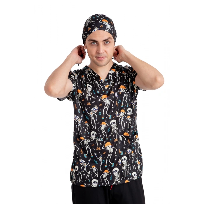 Scrubs cerrahi forma erkek tek üst dans eden iskeletler