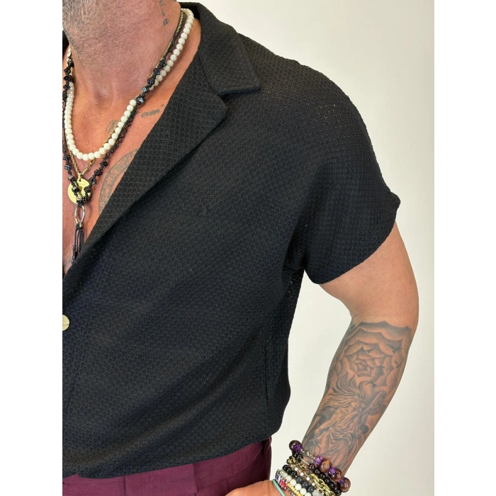 Yakası Açık Yarım Düğmeli Örme Gömlek Siyah