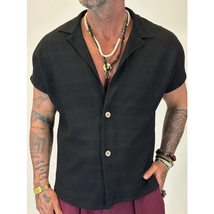 Yakası Açık Yarım Düğmeli Örme Gömlek Siyah