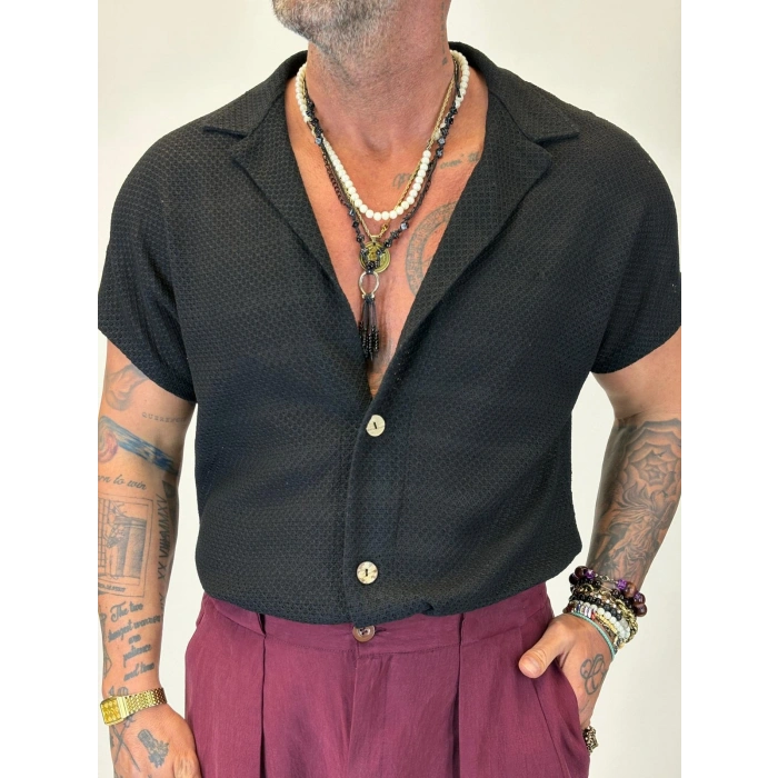 Yakası Açık Yarım Düğmeli Örme Gömlek Siyah