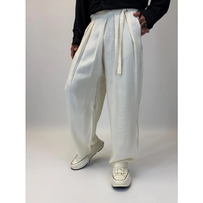 Organic Tesla Kemer Detaylı Pileli Pantolon Beyaz