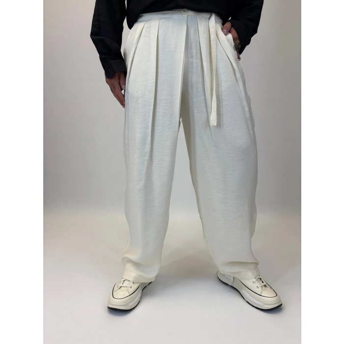 Organic Tesla Kemer Detaylı Pileli Pantolon Beyaz