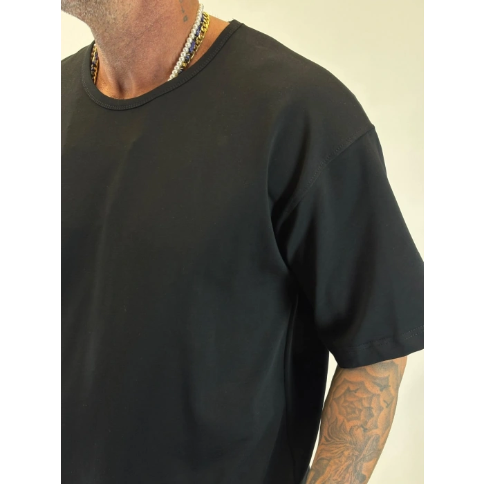 Açık Yaka Relax Fit T-shirt Siyah