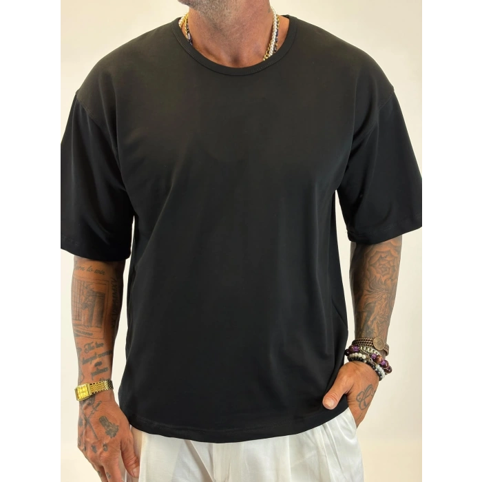 Açık Yaka Relax Fit T-shirt Siyah