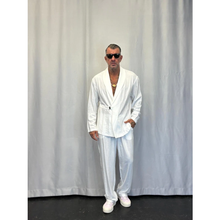 İpek Desenli Takım Elbise Beyaz