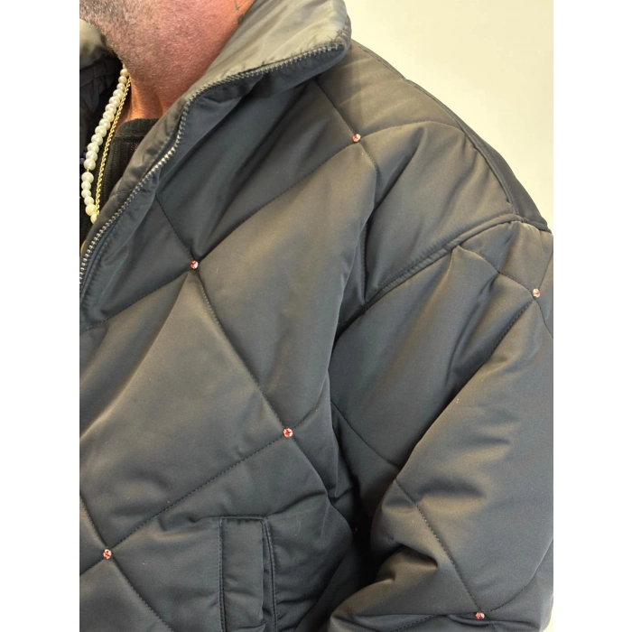 Taş Detaylı Kapitone Mont Siyah