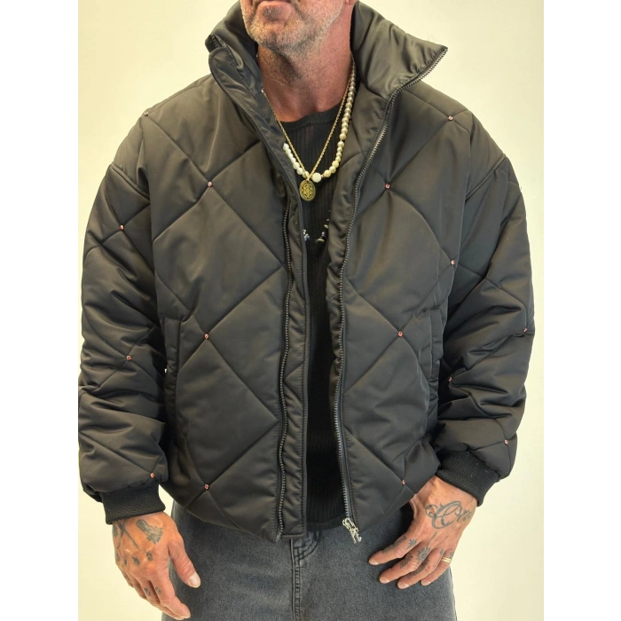 Taş Detaylı Kapitone Mont Siyah