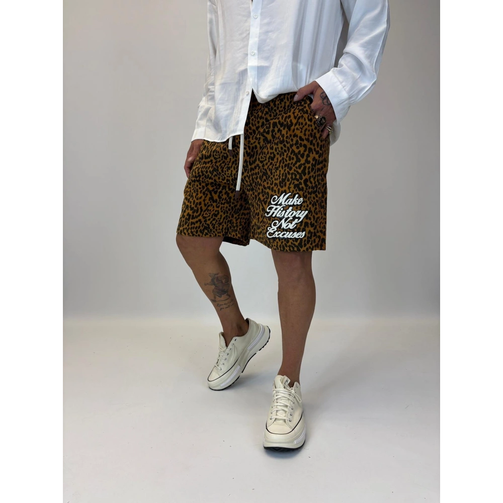 Leopar Desenli Şort