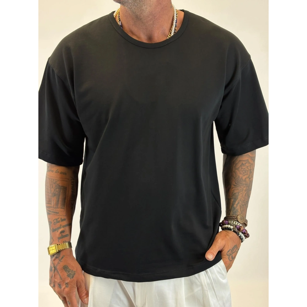 Açık Yaka Relax Fit T-shirt Siyah