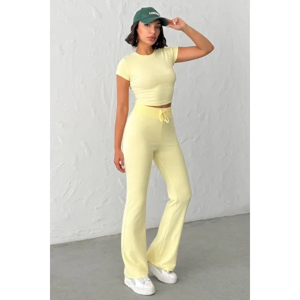 MİLA SARI Y2K CROP TİŞÖRT VE İSPANYOL PAÇA TAYT TAKIM