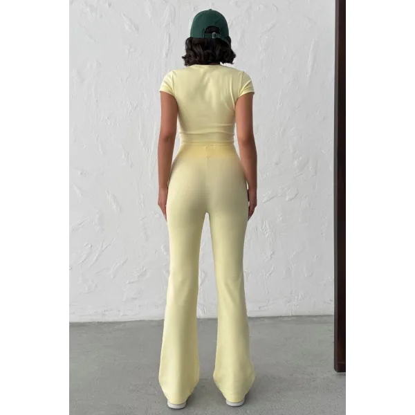 MİLA SARI Y2K CROP TİŞÖRT VE İSPANYOL PAÇA TAYT TAKIM