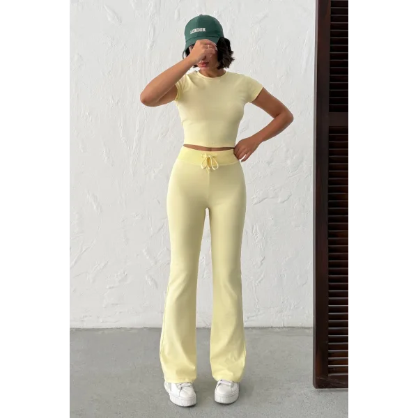MİLA SARI Y2K CROP TİŞÖRT VE İSPANYOL PAÇA TAYT TAKIM
