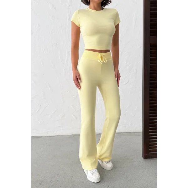 MİLA SARI Y2K CROP TİŞÖRT VE İSPANYOL PAÇA TAYT TAKIM