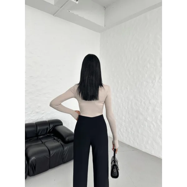 MORA BEJ PARMAK DETAYLI BLUZ