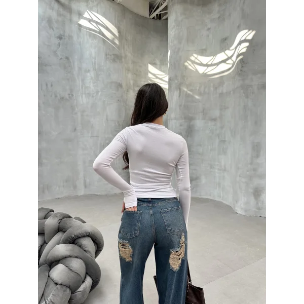 MORA BEYAZ PARMAK DETAYLI BLUZ