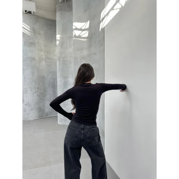 MORA SİYAH PARMAK DETAYLI BLUZ