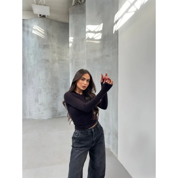 MORA SİYAH PARMAK DETAYLI BLUZ