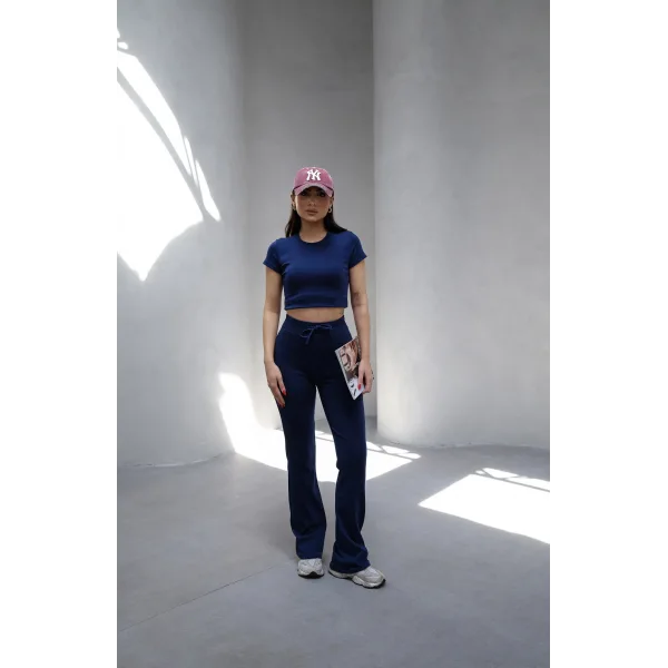 NOVA LACİVERT Y2K CROP TİŞÖRT VE İSPANYOL PAÇA TAYT TAKIM