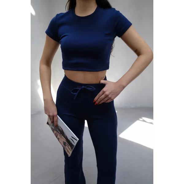 NOVA LACİVERT Y2K CROP TİŞÖRT VE İSPANYOL PAÇA TAYT TAKIM