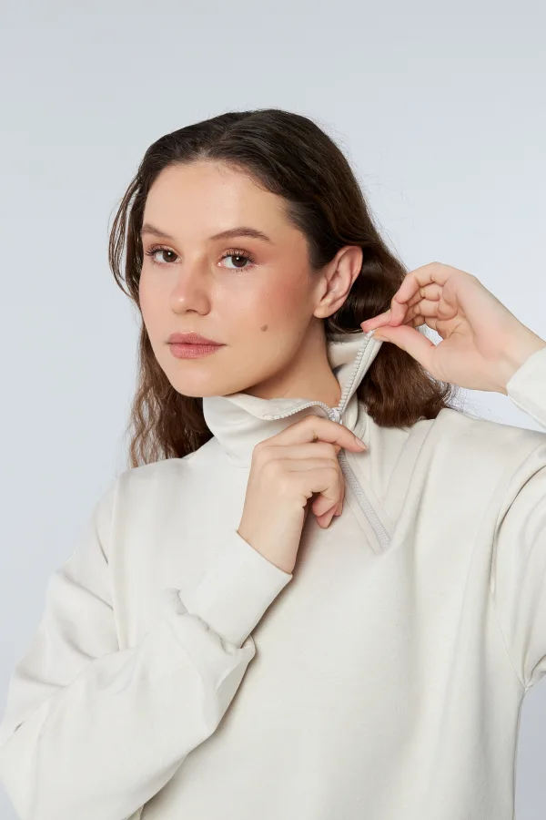 TARA BEJ FERMUAR DETAYLI SWEATSHIRT