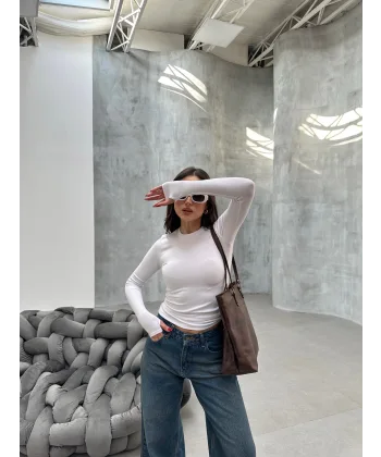 MORA BEYAZ PARMAK DETAYLI BLUZ