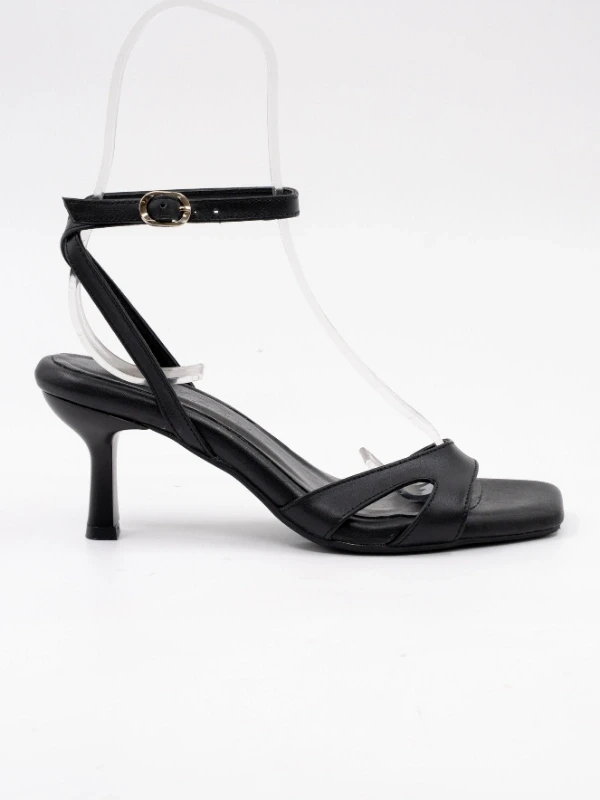 BİLEKTEN BAĞLAMA DERİ SANDALET SİYAH