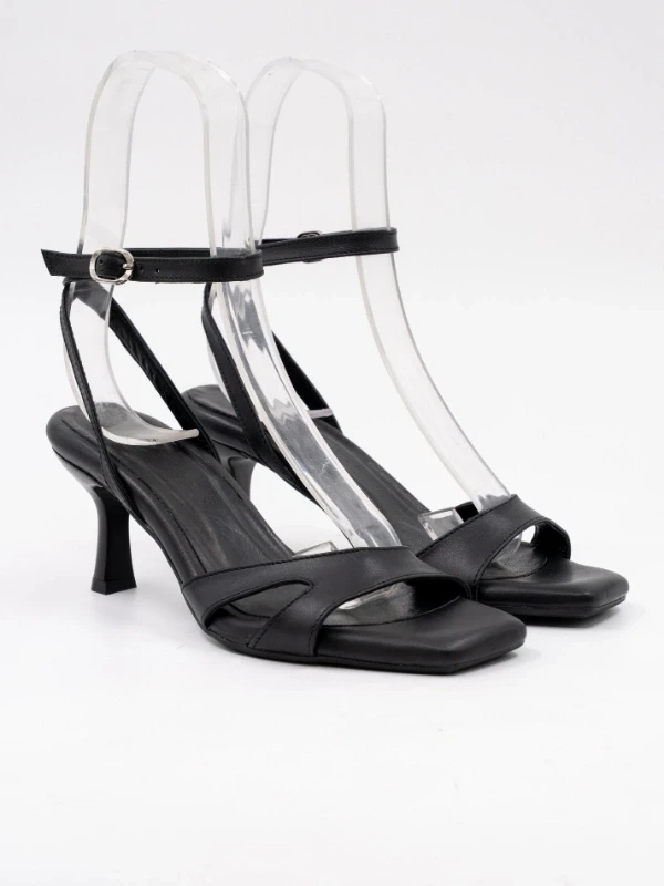 BİLEKTEN BAĞLAMA DERİ SANDALET SİYAH