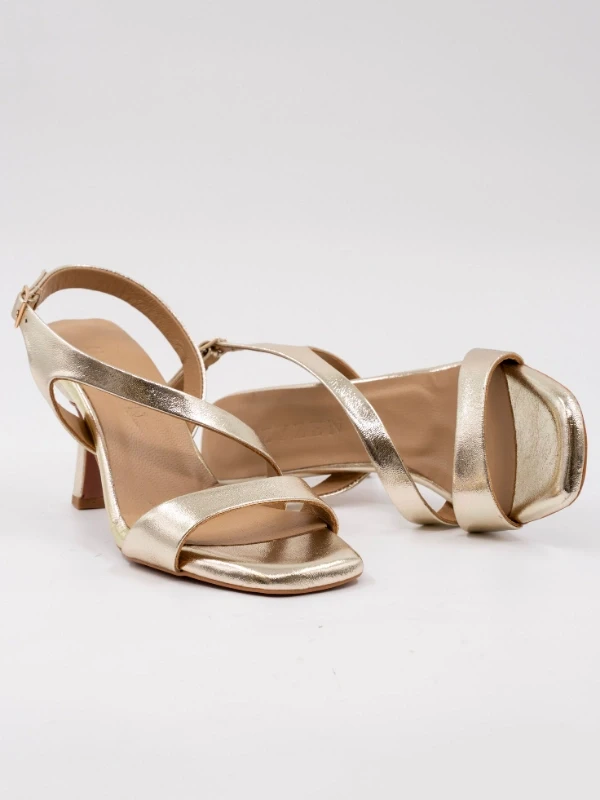 ÇAPRAZ DETAY DERİ TOPUKLU SANDALET DORE