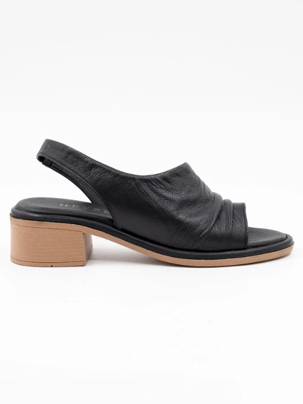 TOPUKLU DERİ SANDALET SİYAH