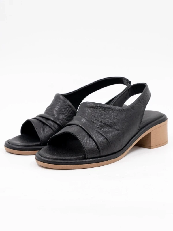 TOPUKLU DERİ SANDALET SİYAH