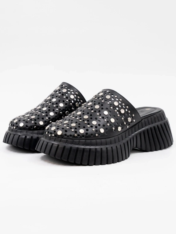 TAŞ DETAY DERİ KADIN TERLİK SİYAH