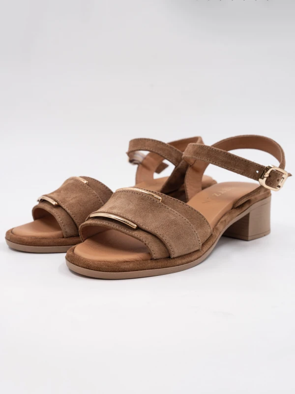 GOLD TOKA DETAY SÜET DERİ SANDALET SİGARO