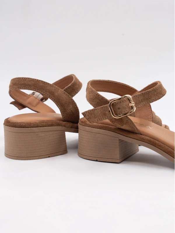 GOLD TOKA DETAY SÜET DERİ SANDALET SİGARO