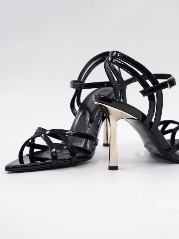 KADIN TOPUKLU SANDALET SİYAH