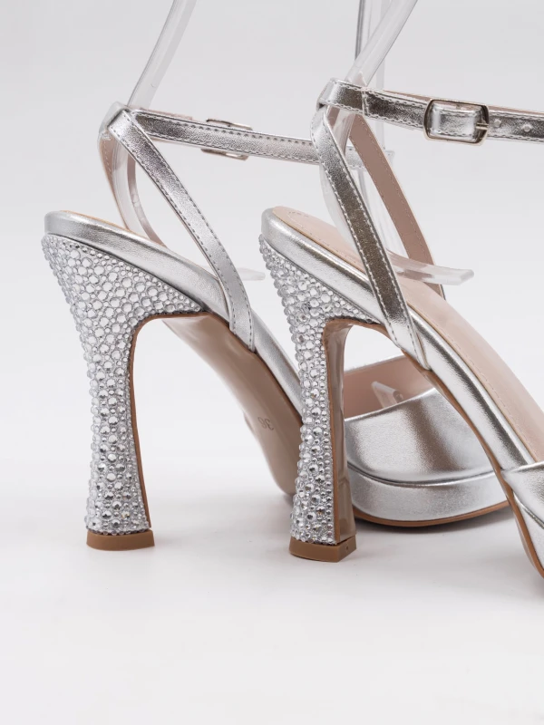 TAŞ DETAY PLATFORM TOPUKLU SANDALET GÜMÜŞ