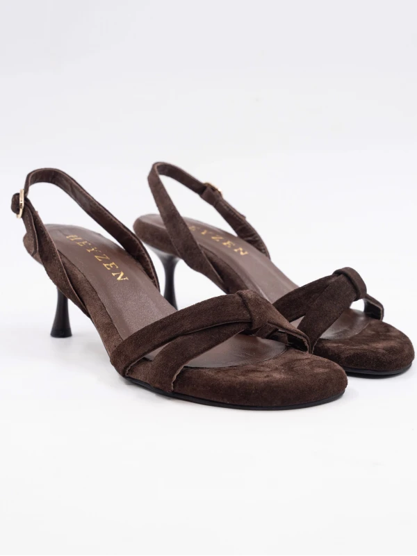 ÇAPRAZ BANT DETAY SÜET DERİ TOPUKLU SANDALET KAHVE