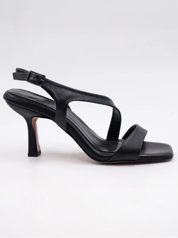 ÇAPRAZ DETAY DERİ TOPUKLU SANDALET SİYAH