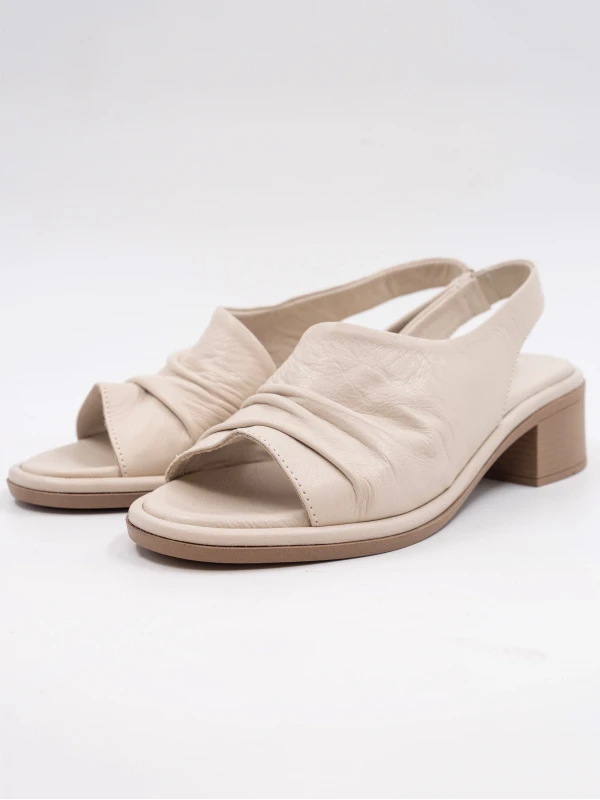 TOPUKLU DERİ SANDALET BEJ