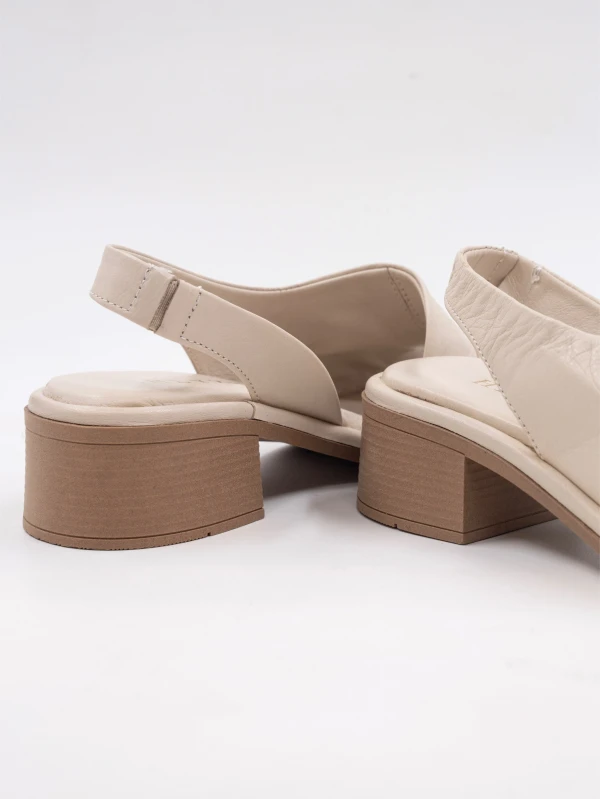 TOPUKLU DERİ SANDALET BEJ