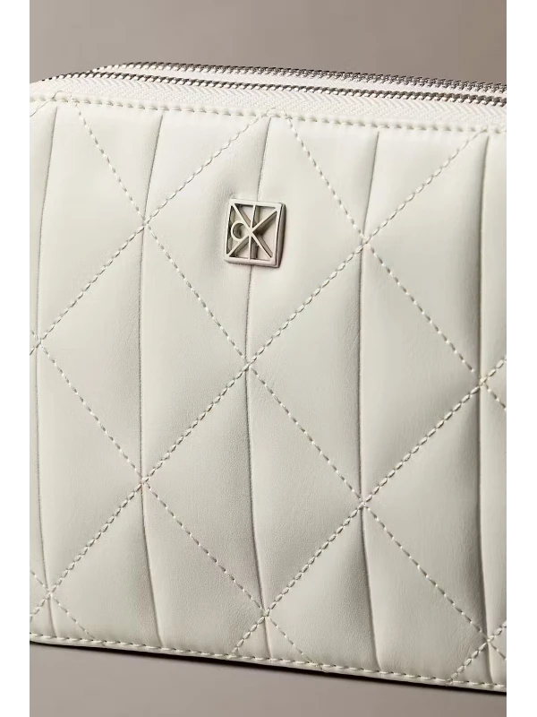 Calvin Klein Quılted Double Zıp Camera Bag BEYAZ