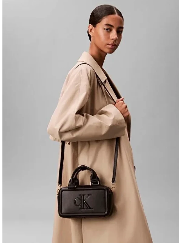 Calvin Klein Bold Elongated Mini Tote SİYAH