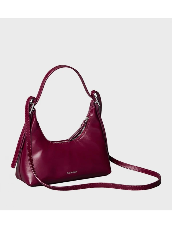 Calvin Klein Emblem Shoulder Bag MÜRDÜM