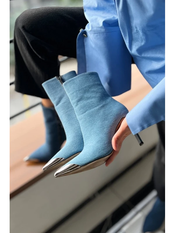 METAL DETAYLI TOPUKLU BOT BUZ MAVİSİ