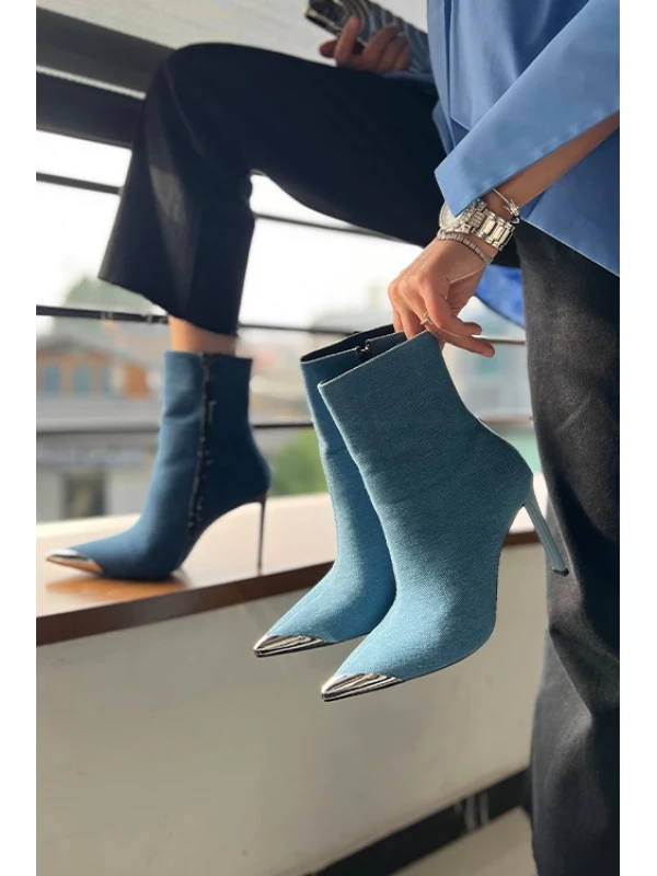 METAL DETAYLI TOPUKLU BOT BUZ MAVİSİ