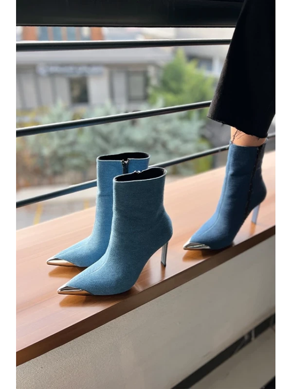 METAL DETAYLI TOPUKLU BOT BUZ MAVİSİ