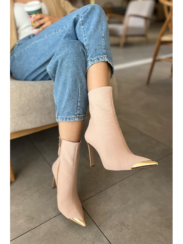 METAL DETAYLI TOPUKLU BOT KREM