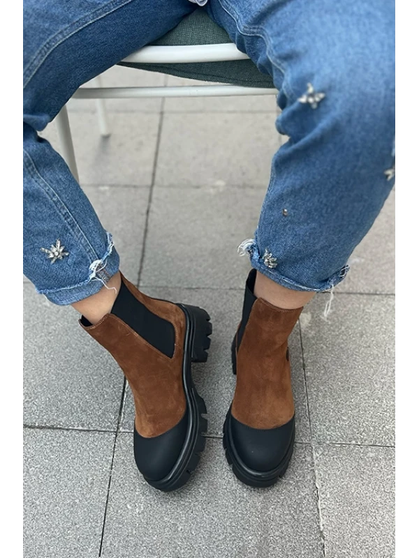 BURUN LASTİK DETAYLI  CHEALSEA  TABA