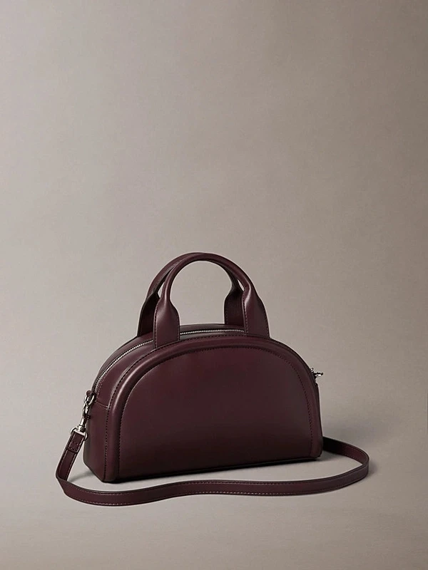 Calvin Klein Bold Dome Crosboddy BORDO
