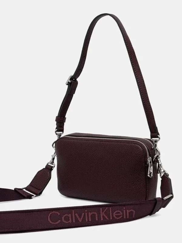 Calvin Klein Monogram Baskılı Dokulu Çanta BORDO