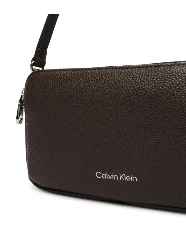 Calvin Klein Monogram Baskılı Dokulu Çanta KAHVE